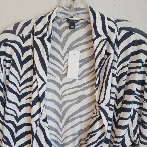 Ann Taylor Zebra Print Shawl Collar Wrap Blouse Top - Picture 5 of 11